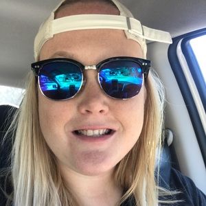 Meet your Posher, Robyn